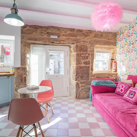 La Anos 50. La Casa Barbie. Banera, Chimenea Lägenhetshotell 4*