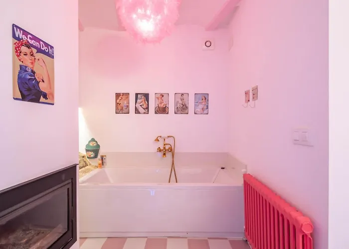 La Anos 50. La Casa Barbie. Banera, Chimenea Lägenhetshotell Corcubión