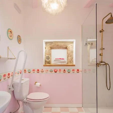 公寓式酒店 La Anos 50. La Casa Barbie. Banera, Chimenea 4*