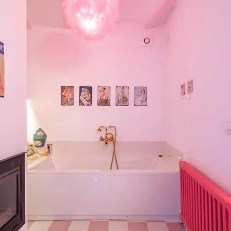 La Anos 50 La Casa Barbie Banera Chimenea Apartment Corcubion