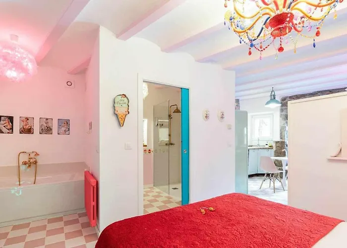 La Anos 50. La Casa Barbie. Banera, Chimenea شقة فندقية 4*