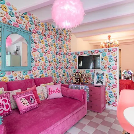 La Anos 50. La Casa Barbie. Banera, Chimenea