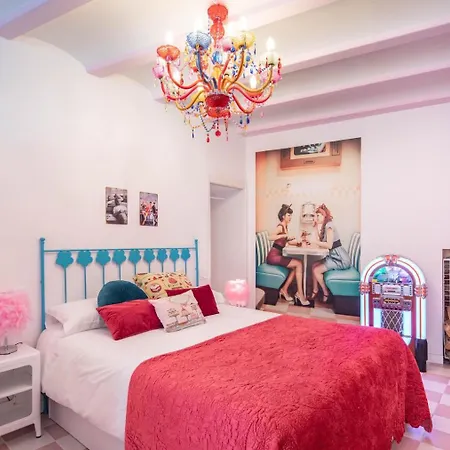 La Anos 50. La Casa Barbie. Banera, Chimenea 4* Коркубион