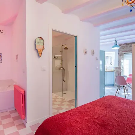 La Anos 50 La Casa Barbie, Banera Y Chimenea De Lena アパートホテル 4*