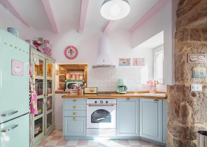 Апарт-отель La Anos 50. La Casa Barbie. Banera, Chimenea 4*