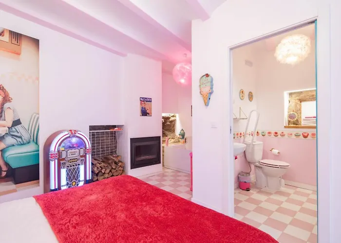 La Anos 50. La Casa Barbie. Banera, Chimenea 4*