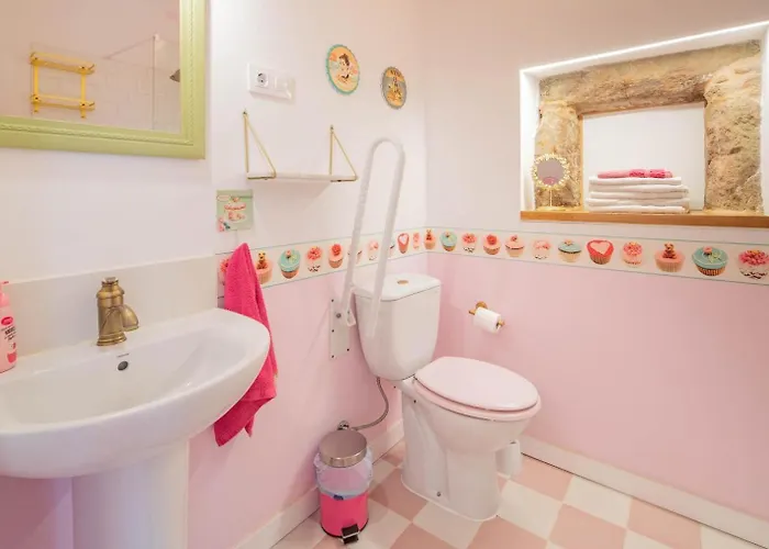 Апарт-отель La Anos 50. La Casa Barbie. Banera, Chimenea