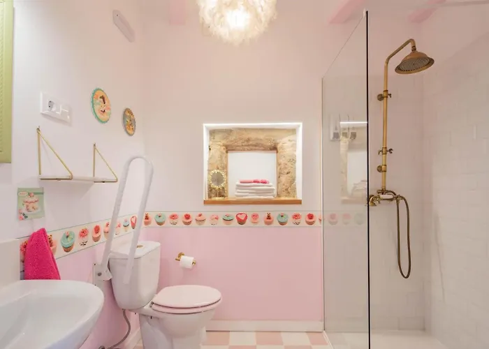 Апарт-отель La Anos 50. La Casa Barbie. Banera, Chimenea 4*